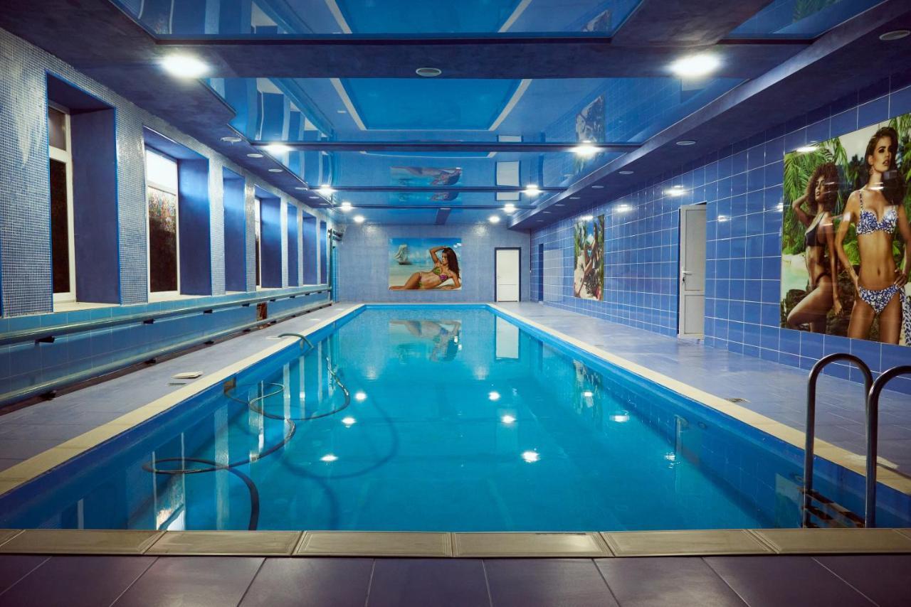 Hotel Royal Полтава Екстериор снимка